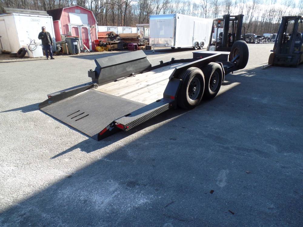 EQUIPMENT TRAILER 14,000 lb. GVWR, 10,500 lb. payload, Kneels to Ground for Loading, KEM ID#332302